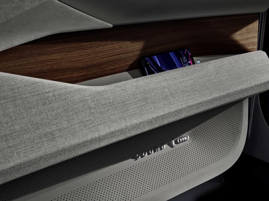 Детали интерьера Audi AI:ME 2019 года  (фото 28 из 104)